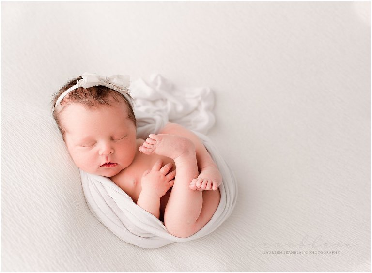 Newborn baby Ebba at her first photography session. 